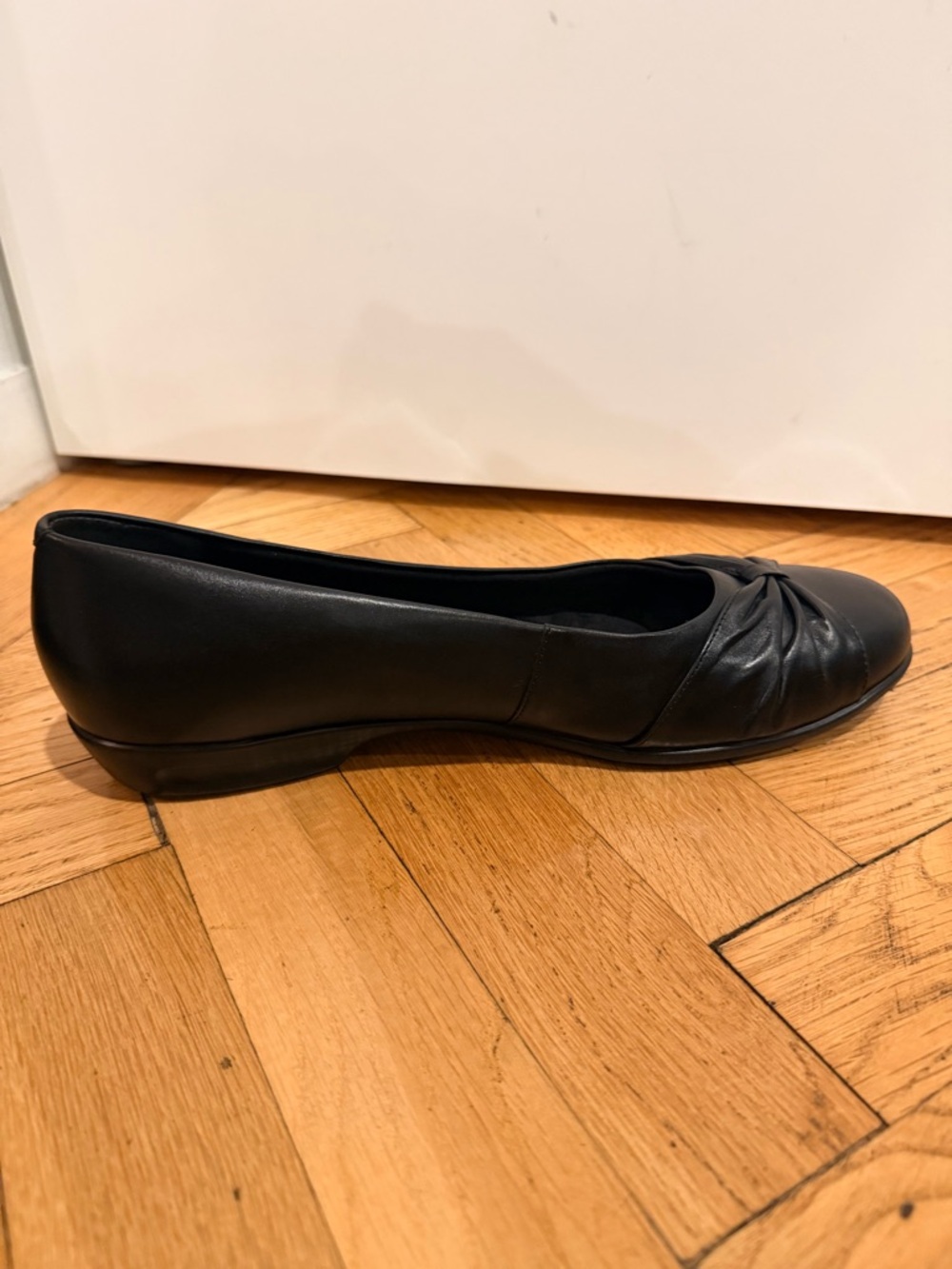 Walking Cradles Black Leather Comfort Flats Size 12 Cushioned Footbed - Picture 2 of 9